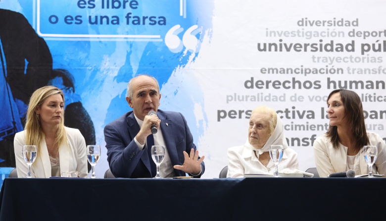 Herenia Martínez Cámara de Sánchez Viamonte fue distinguida con el título Doctora Honoris Causa de la UNLP