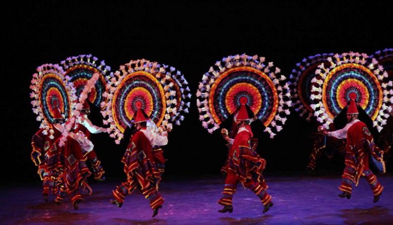 Con la presentación de danzas latinoamericanas cierran los talleres “Cultura Migrante en tu Barrio”