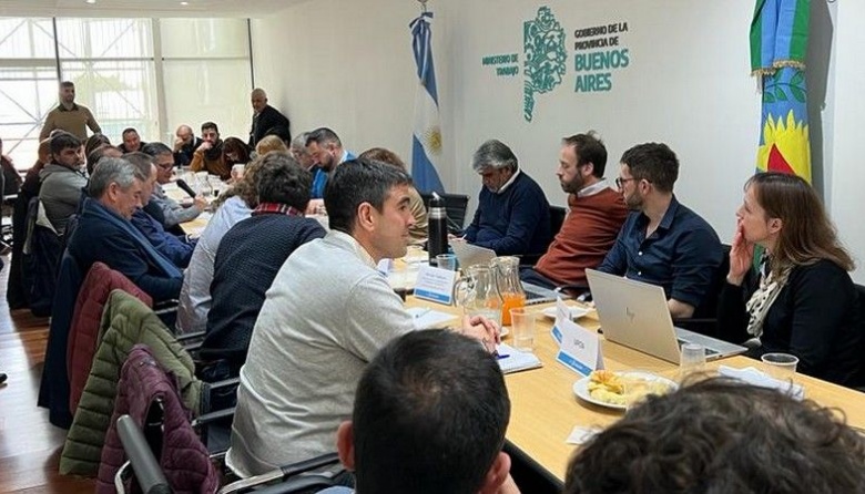 Los gremios estatales recibieron la misma oferta de aumento por parte ...