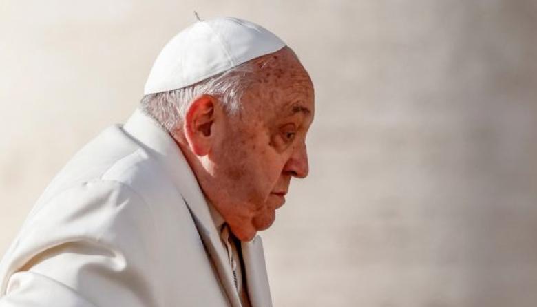 Una "crisis respiratoria asmática prolongada" encendió las alarmas sobre la salud del Papa