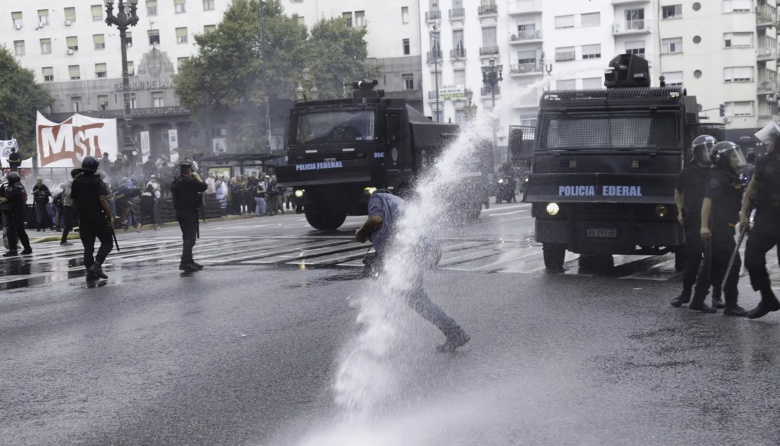 Municipales de Berazategui repudiaron la represión policial frente al Congreso de la Nación