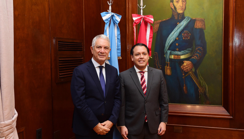 Alak y el cónsul de Perú en La Plata avanzaron en una agenda común "para fortalecer lazos culturales y comunitarios"