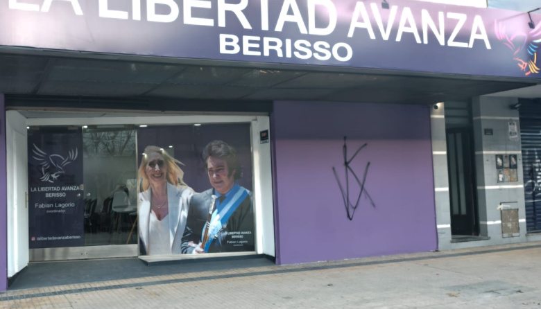 La Libertad Avanza de Berisso denunció que su local partidario fue objeto de un ataque vandálico