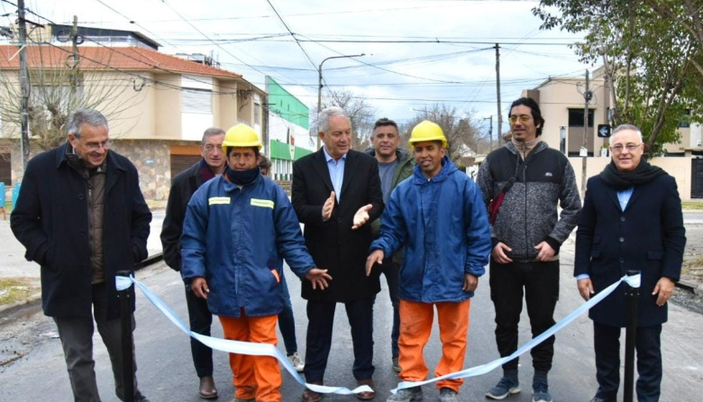Inauguraron la obra de nuevo pavimento en 525 entre 7 y 8 de La Plata