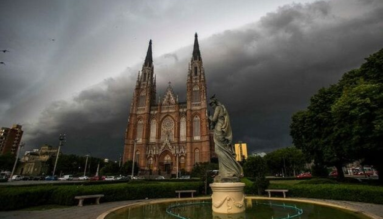 Anunciaron que hasta la tarde del miércoles habrá lluvias, chaparrones y tormentas de variada intensidad