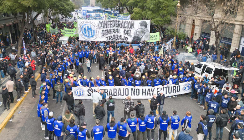 En el Día de San Cayetano, gremios y organizaciones populares se movilizaron desde Liniers hasta Plaza de Mayo