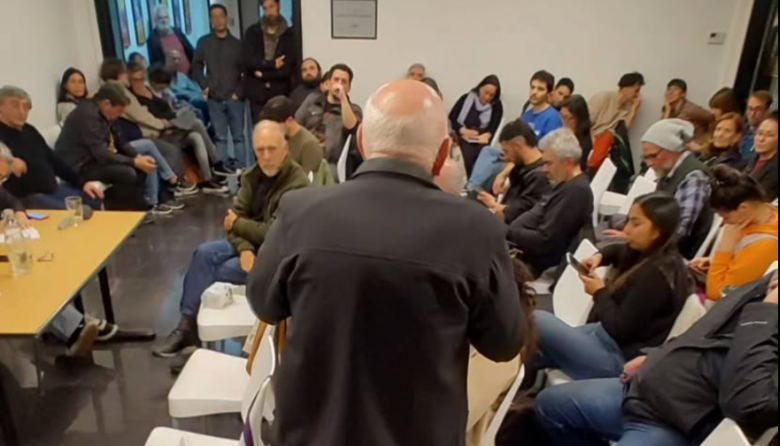 En La Plata murió un docente jubilado durante una asamblea gremial de la universidad
