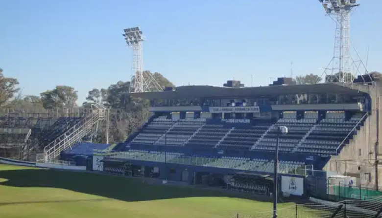 Gimnasia terminó de abonar los sueldos de agosto a sus trabajadores, pero el gremio se mantiene en alerta