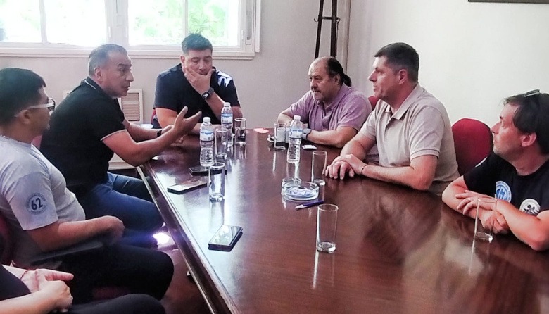 Dirigentes de la Asociación Sindical de Motociclistas Mensajeros y Servicios se reunieron con los triunviros de la CGT