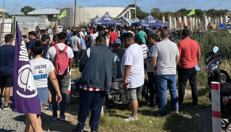 Reclaman puestos de trabajo y mejores condiciones laborales en la empresa Benito Roggio