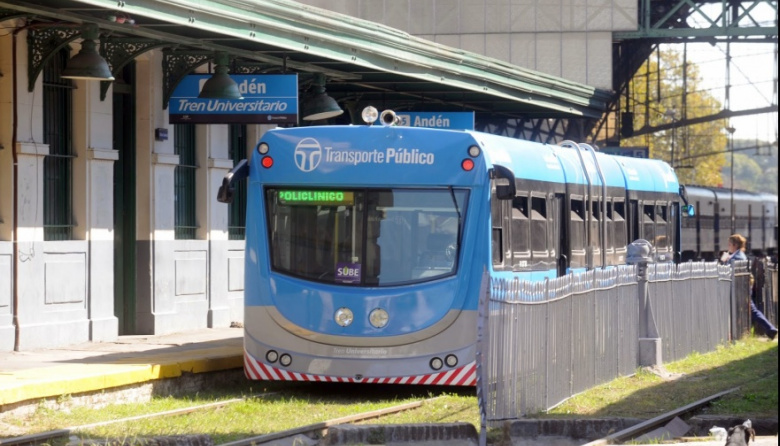 Volvió a circular el Tren Universitario de La Plata con formaciones renovadas