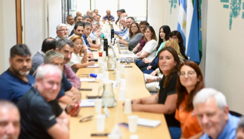 Un sector de los estatales que la Provincia los convoque a paritarias ...