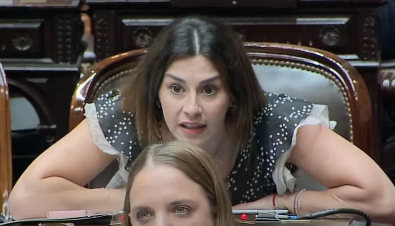 Marcela Pagano va por Adorni: "Entre diciembre y enero, gastó con su tarjeta de crédito $30 millones"