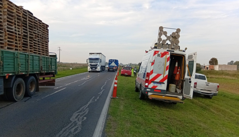 Un docente universitario de La Plata murió atropellado por un camión mientras cambiaba un neumático