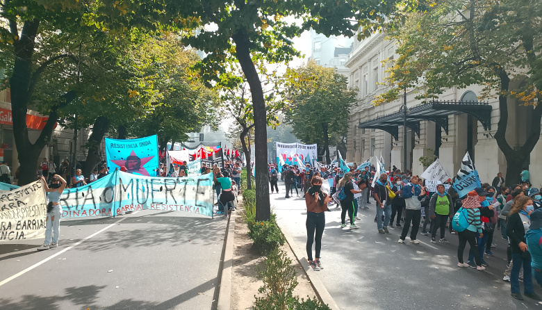 Organizaciones sociales cortaron 7 y 50 para reclamar trabajo