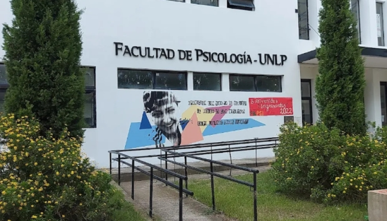 Militantes libertarios de la UNLP repudiaron "los gravísimos hechos de violencia ocurridos en la Facultad de Psicología"