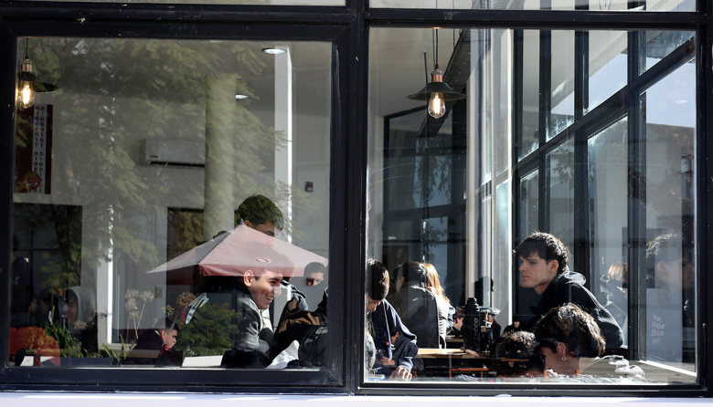 La UNLP sumó 45 m2 al buffet de la Facultad de Informática y mejoró su capacidad