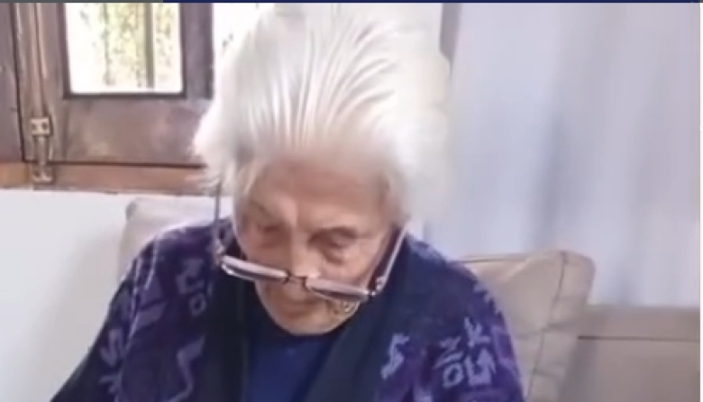 El corazón de la solidaridad: una abuela de 92 años tejió 70 pares de escarpines