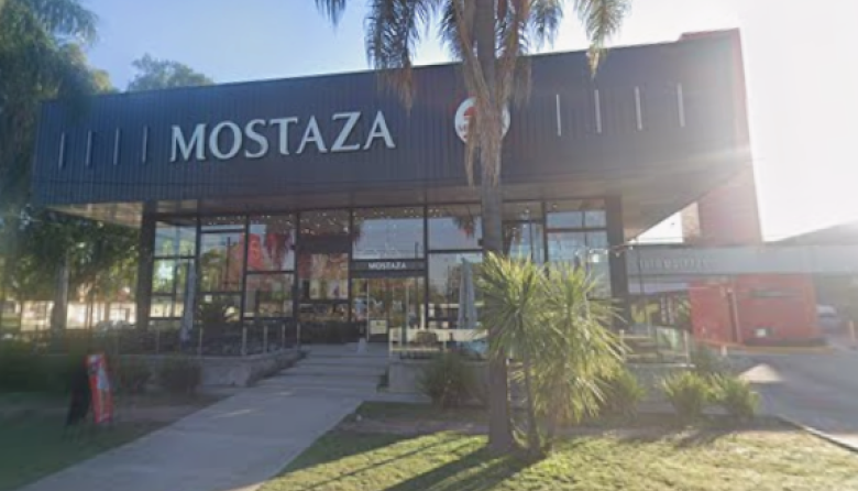 Murió un hombre en la sucursal de Mostaza ubicada en Camino Centenario y 512 de La Plata