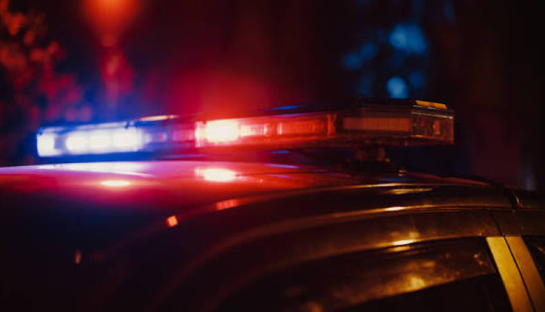 Detuvieron a un policía en La Plata acusado de herir de bala a su pareja y suegro