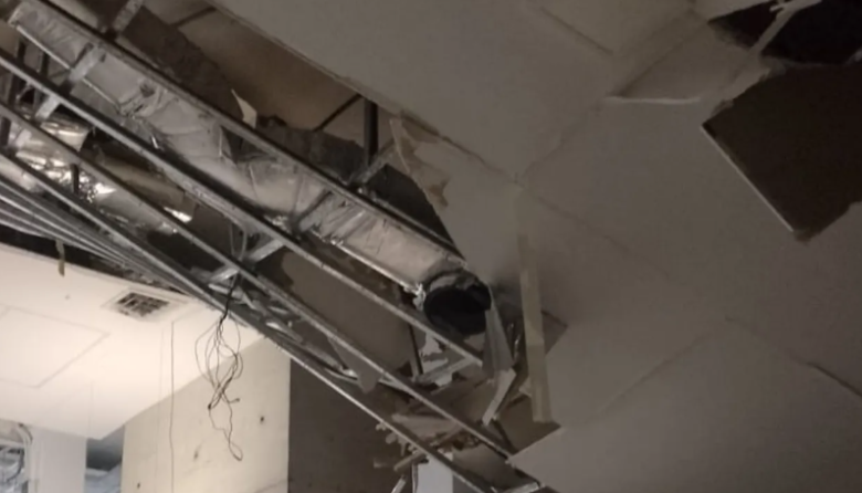 Se derrumbó parte del techo de la Casa Sandra Ayala Gamboa de La Plata