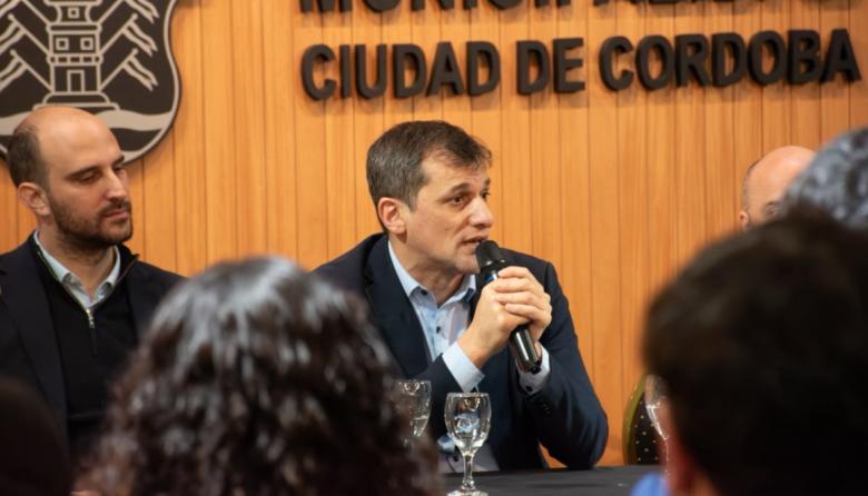 El intendente de Córdoba recibió a Nano Cara con vistas al III Congreso Federal e Internacional de Juventudes