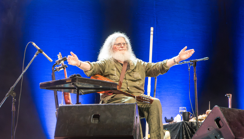 Gustavo Santaolalla recibió la distinción de Huésped de Honor de La Plata