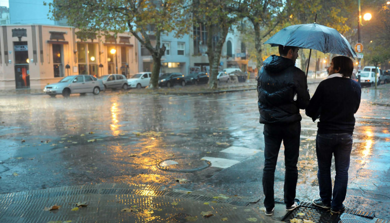 El pronóstico del tiempo en La Plata anuncia lluvias el domingo y baja de temperatura