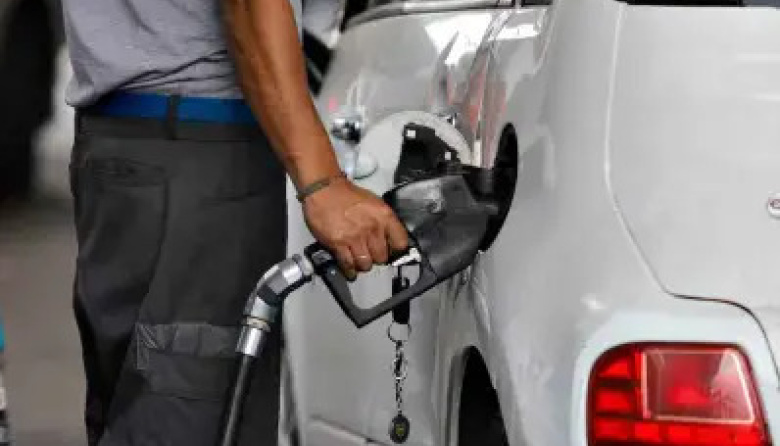 Excepto YPF, las petroleras empezaron a aumentar los combustibles entre 2% y 5%