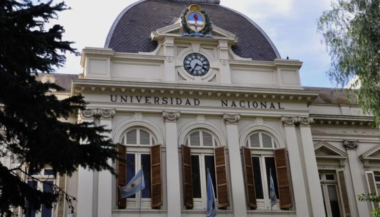 Por el clima suspendieron en La Plata la marcha de antorchas de la comunidad universitaria