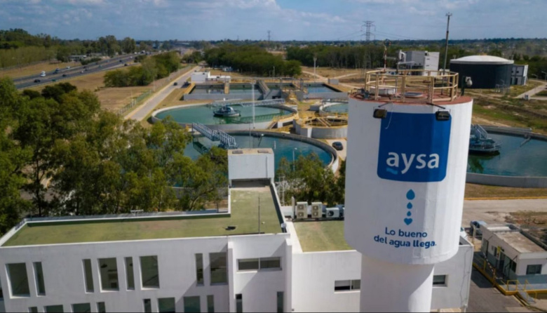 La privatización de AySA viene con "regalo": suba de tarifas que amortizará la inversión