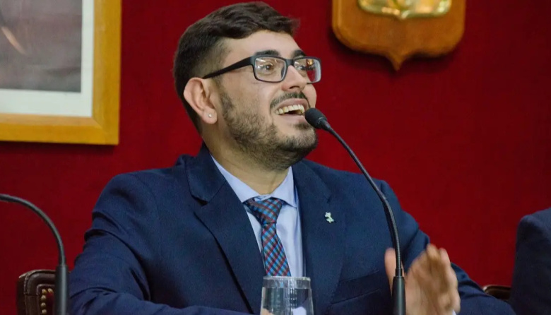 Intendente que confesó adicción a las drogas podría ser destituido: ¿discriminación?