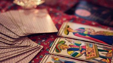 Tarotlogia: los misterios de la astrología y el tarot revelados