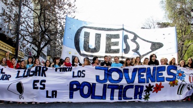 Con dos caravanas por el centro de La Plata, miles de estudiantes conmemoraron "La noche de los lápices"