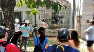 Destacan el éxito del "Circuito de la Memoria" que propone recorrer en bicicleta las "huellas" de la dictadura en La Plata