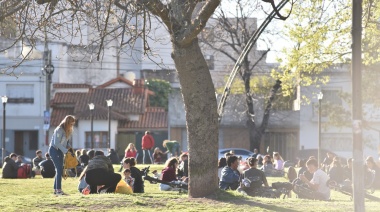 Miles de platenses disfrutaron de distintas actividades en las plazas de la ciudad por el Día de la Primavera