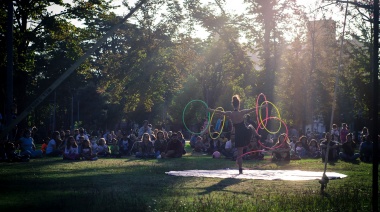 La Plata busca regular la actividad de sus artistas callejeros con una ordenanza especial que los declara como "Patrimonio Cultural"