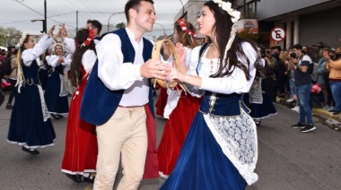 Terminó la 44° Fiesta del Inmigrante con el clásico Desfile de las Colectividades