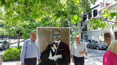 A 113 años de su nacimiento inauguraron un monumento a Arturo Frondizi en La Plata