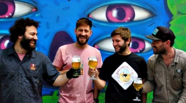 La platense Astor Birra recibió el premio de campeón de la Copa Argentina de Cervezas 2021