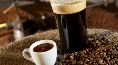 Una App platense ofrece un café y una cerveza diarios por tan sólo 250 pesos mensuales