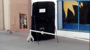 La Policía detonó un paquete sospechoso que apareció en un local de La Cámpora en Bahía Blanca