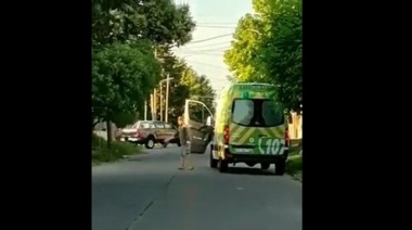 En Villa Elvira un hombre atacó a machetazos una ambulancia del SAME
