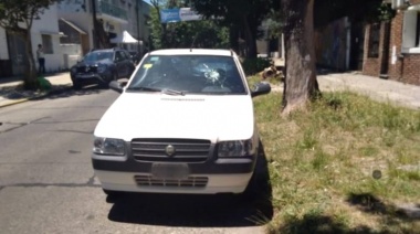 La Plata: enloqueció y rompió a mazazos los parabrisas de 10 autos estacionados