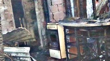 Una familia del barrio Cementerio de La Plata sufrió un incendio en su casa y perdió todo a pocas horas de Nochebuena
