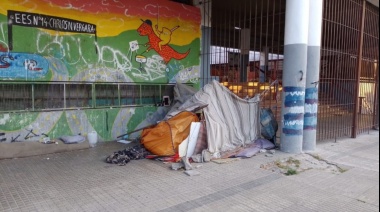 Integrantes de una ONG que repartían alimentos por la Nochebuena encontraron a un hombre sin vida en la esquina de 4 y 35 de La Plata