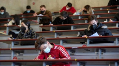 Con aforo del 100 % y uso de barbijo en espacios cerrados, la Provincia aprobó los lineamientos para la presencialidad plena en las Universidades