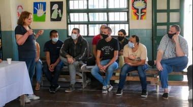Una sobreviviente de la dictadura dio una charla sobre La Noche de los Lápices en en una cárcel de La Plata