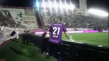 Luego del partido contra Huracán Andújar se cruzó con un grupo de hinchas del Globo que le gritaron "barbaridades" sobre su padre