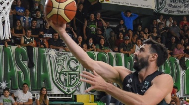 Un deportista que había contado que es homosexual recibió insultos discriminatorios y el árbitro tuvo un gesto ejemplar